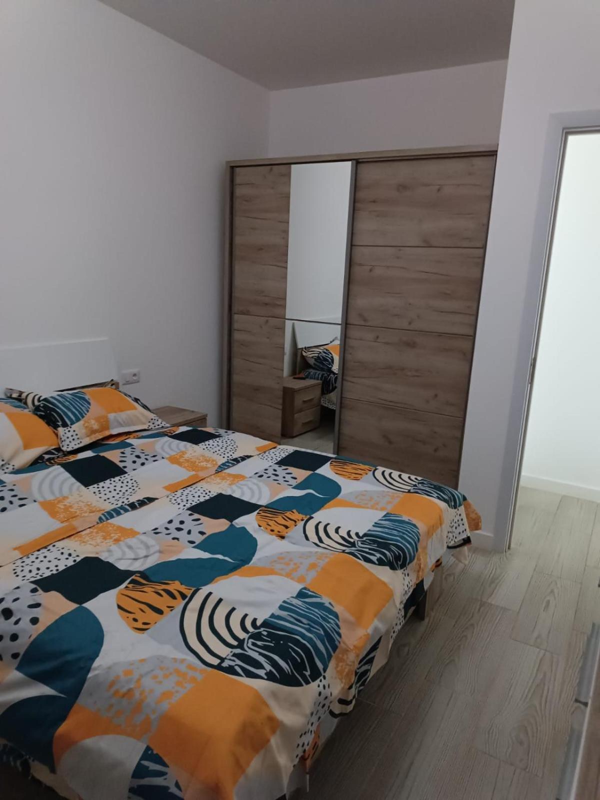 Apartament 2 Camere, Bloc Nou, Langa Promenada Moll, Capacitate 4 Persoane Craiova Exterior photo